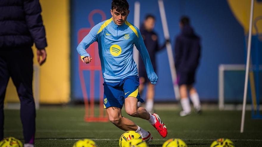 Pedri saltó por fin con sus compañeros para hacer parte con el grupo.