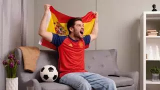 La UE lo confirma: comprar una camiseta falsa de España en China será más caro por esta nueva tasa europea