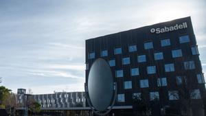 El Sabadell torna la seu a Catalunya arran de la victòria d’Illa i davant l’opa del BBVA