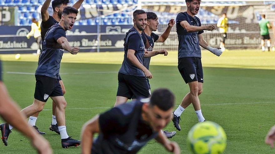 Los jugadores del Málaga, entrenando en Martiricos.