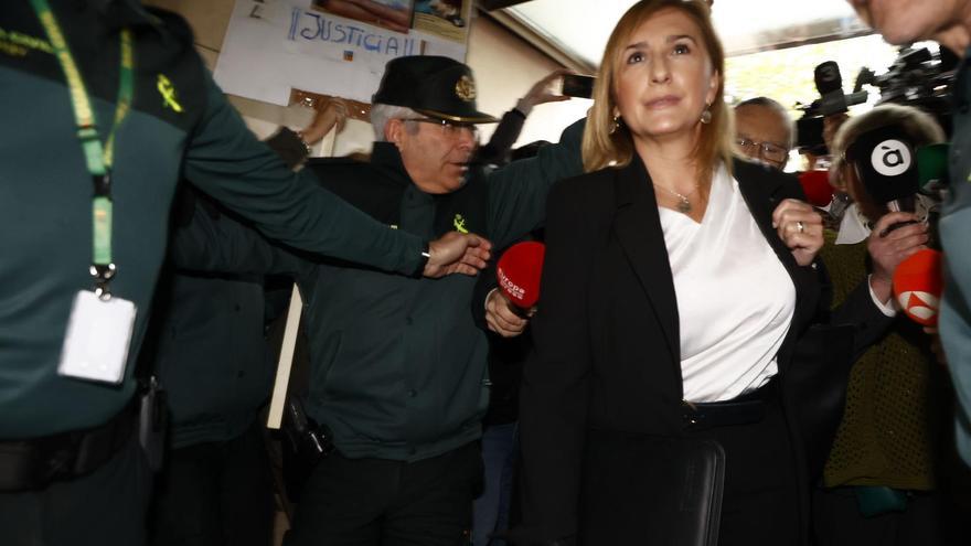L’arribada de l’exconsellera Pradas i Argüeso per a declarar com a imputats per la gestió de la dana