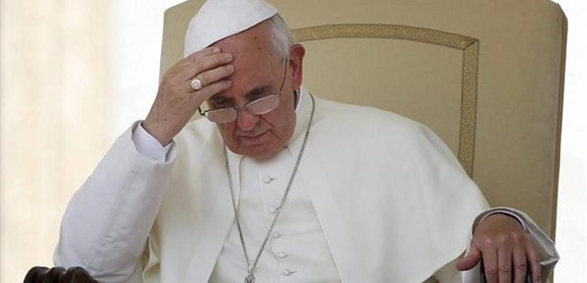 El papa Francesc, en una audiència a la plaça de Sant Pere del Vaticà, el 26 de juny. El papa Francesc, en una audiència a la plaça de Sant Pere del Vaticà, el 26 de juny.