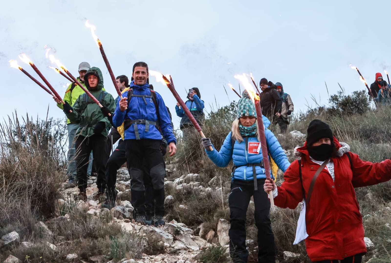Así ha sido la Bajada de Antorchas en Elda