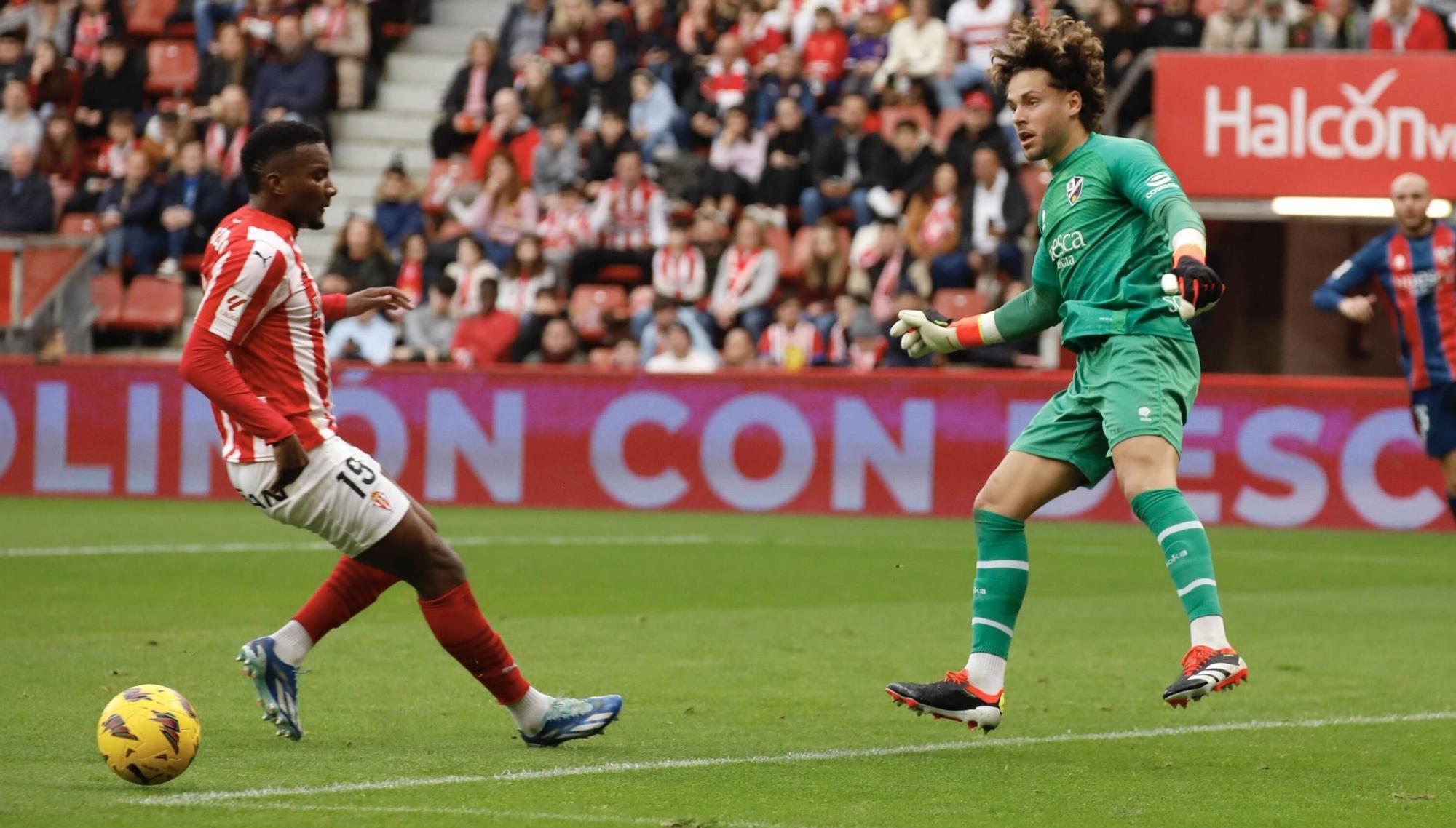 En imágenes: el encuentro entre el Sporting de Gijón y el Huesca