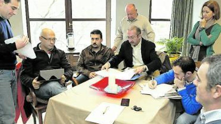 José Antonio Mateos y su equipo, ayer, en la presentación de la candidatura.