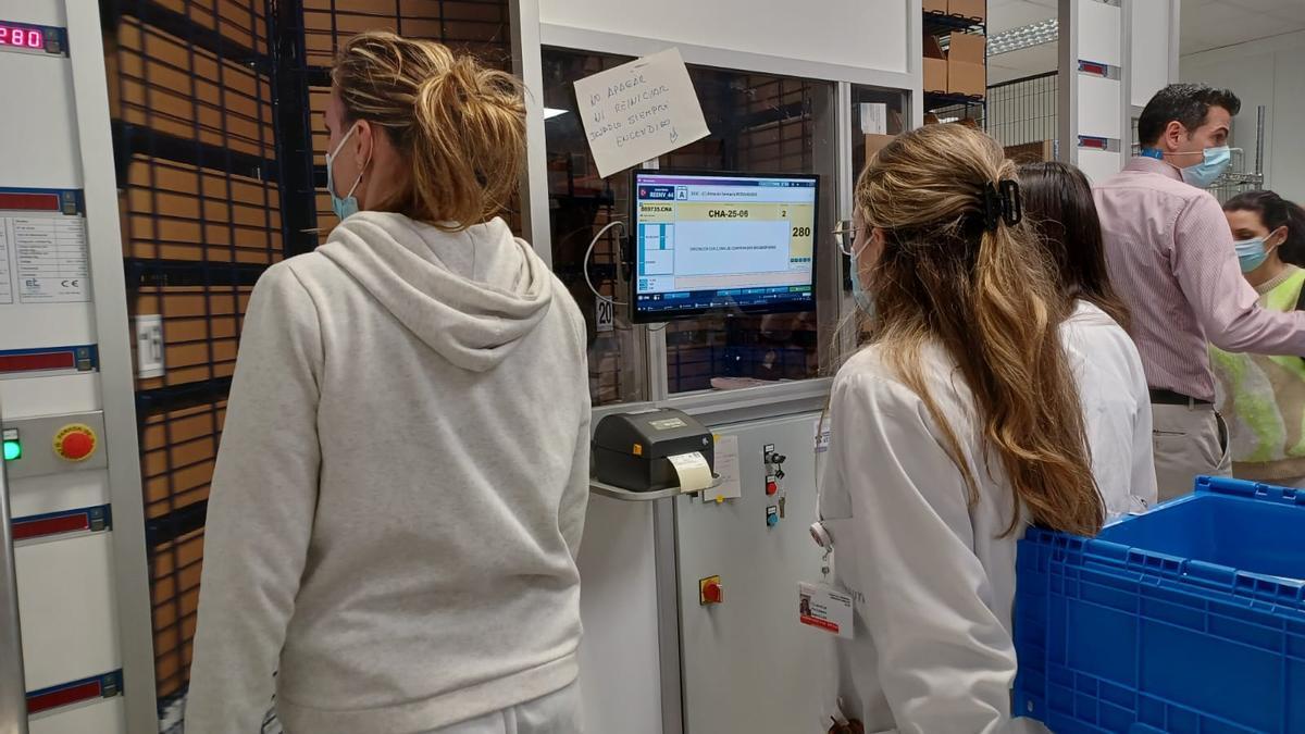 El nuevo sistema para la gestión robotizada de los medicamentos en el Hospital de Elda.