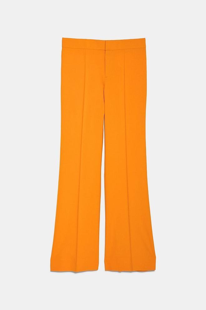 Pantalón acampanado y naranja de lo nuevo de Zara