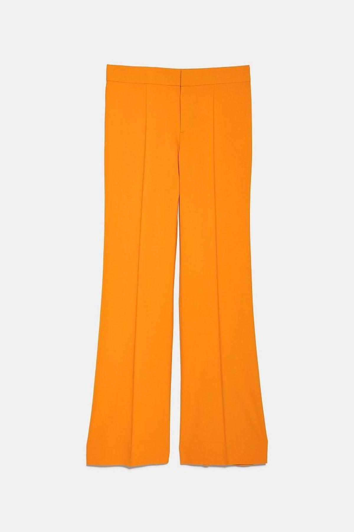 Pantalón acampanado y naranja de lo nuevo de Zara