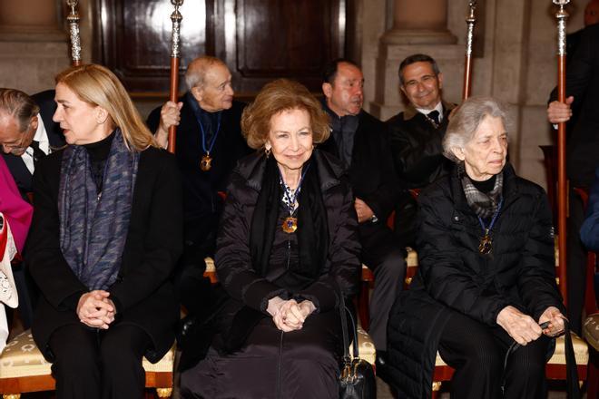 La reina Sofía junto a su hermana y la infanta Cristina