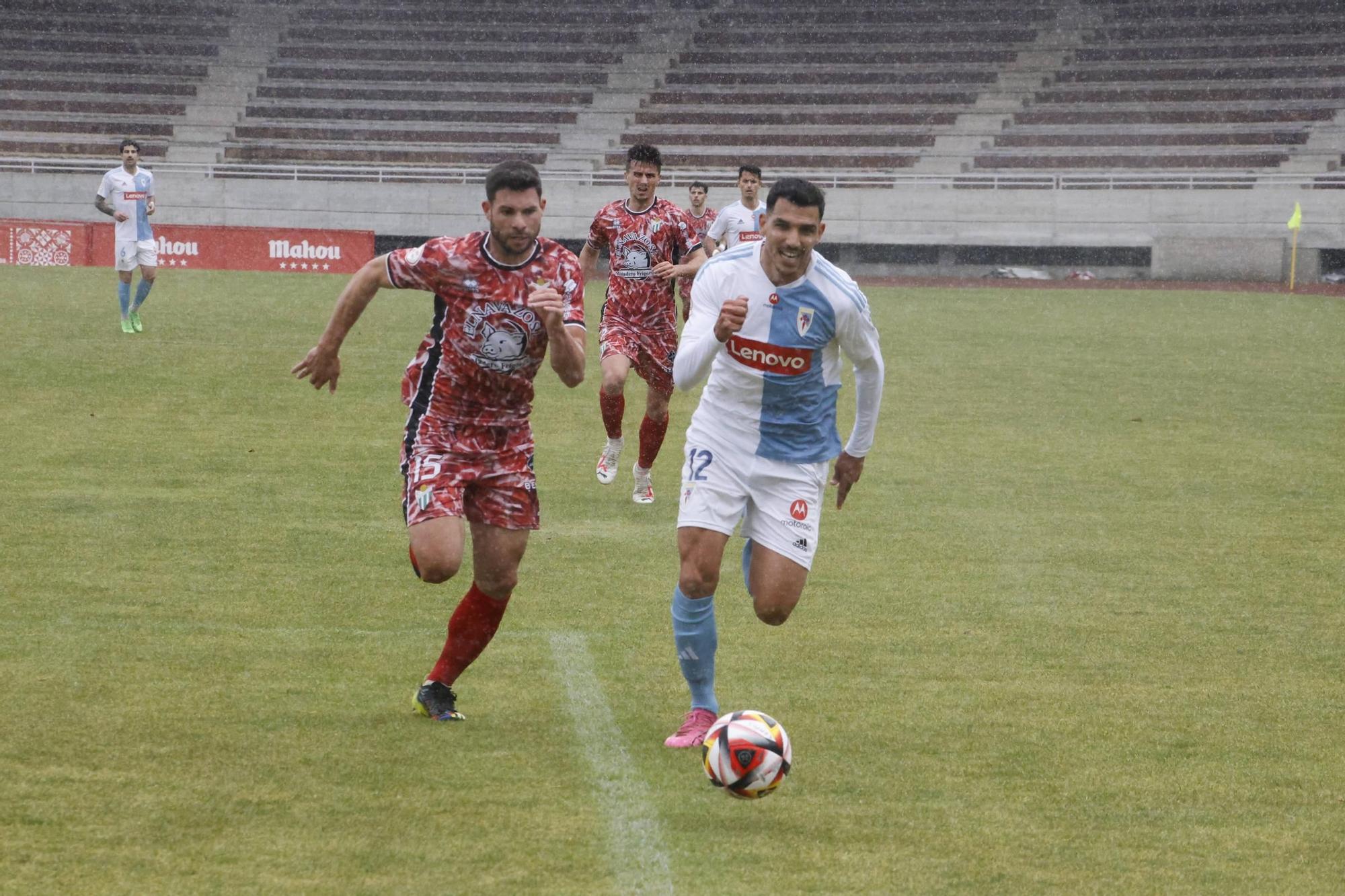 El Compos vence al Guijuelo en San Lázaro