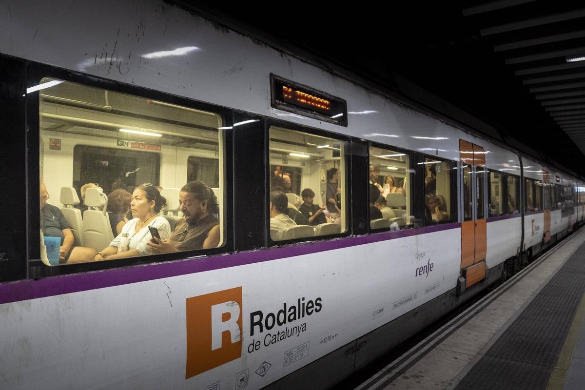Estación de Rodalies de Sagrera Meridiana durante la jornada de huelga que Renfe asegura que ha tenido un efecto “muy limitado” y apenas ha habido cancelaciones de trenes. Barcelona, 29 de junio de 2026. Fotografía de Ferran Nadeu