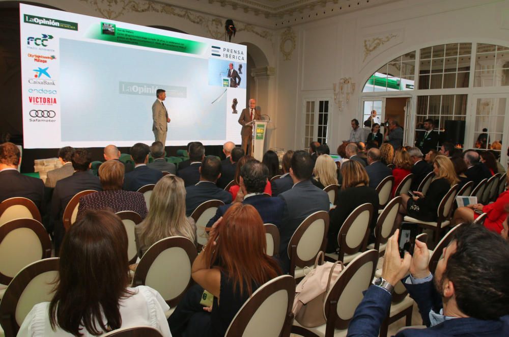 La Opinión entrega cinco premios al Club Balonmano Femenino Málaga Costa del Sol; a la Asociación de Voluntarios de Oncología Infantil (AVOI); al presidente del grupo La Canasta; a Turismo Andaluz, y a la cantante Lamari