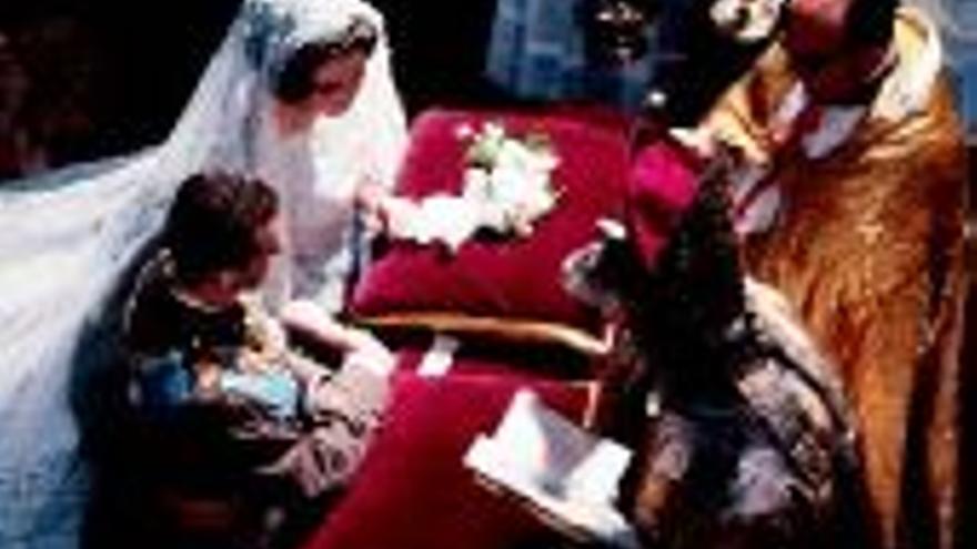 LOS REYES SE CASARON EN ATENAS HACE 42 AÑOS