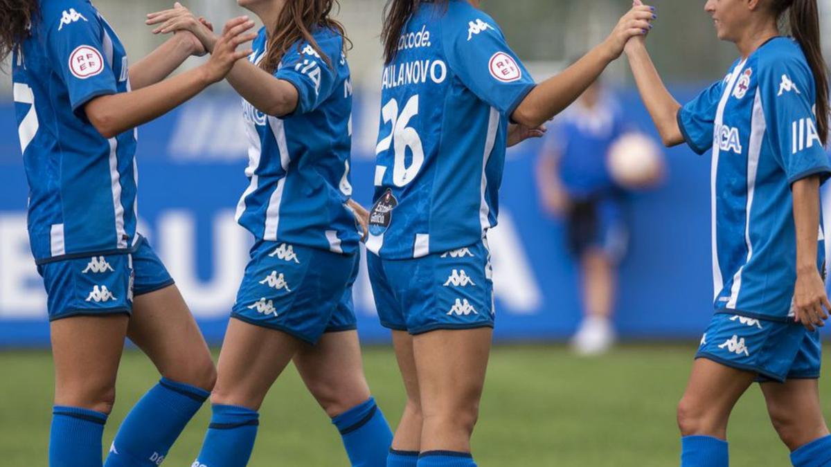 Las jugadoras deportivistas celebran un gol. |  // CASTELEIRO / ROLLER AGENCIA