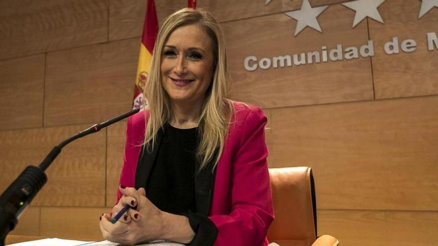 El grupo de Cifuentes en Madrid se desgrana: renuncian el 41% de los diputados en dos años