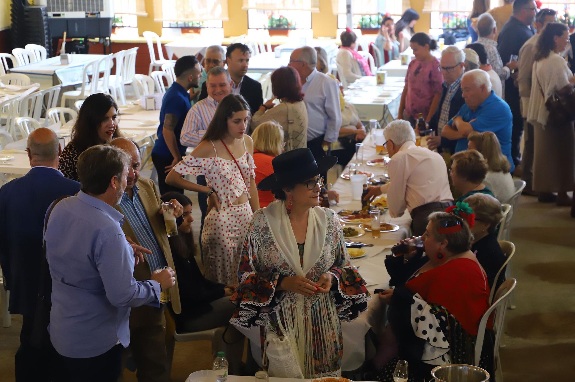 La recepción de la Federación de Peñas Cordobesas en la Feria de Córdoba en imágenes