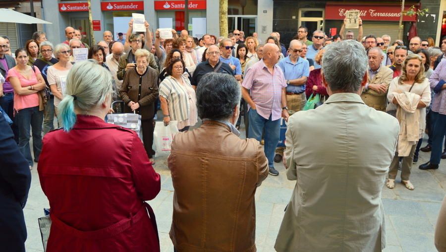 Concentració a Blanes per rebutjar l''empresonament de Jordi Cuixart i Jordi Sánchez