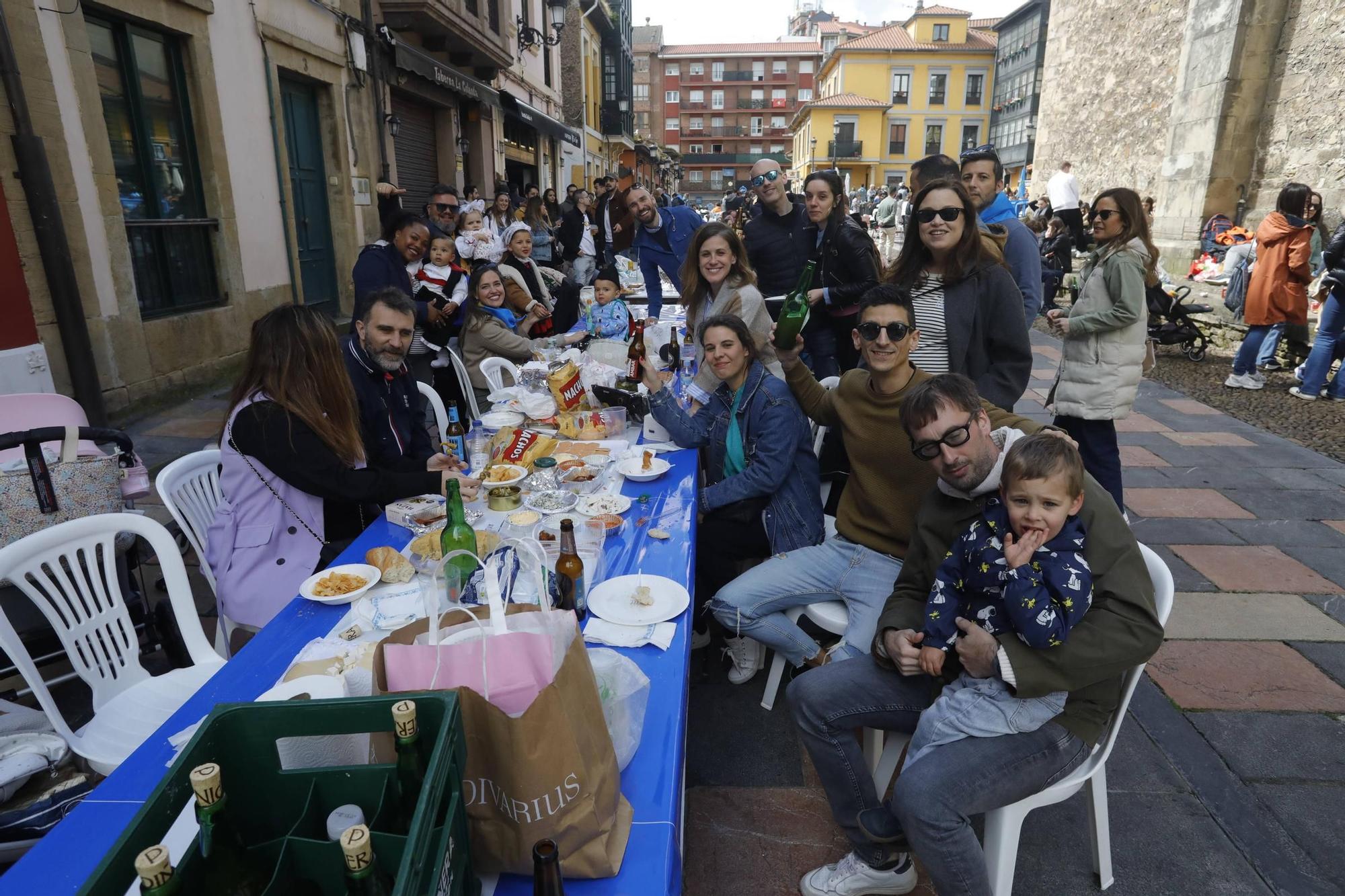 EN IMÁGENES: el ambiente en la Comida en la Calle de Avilés