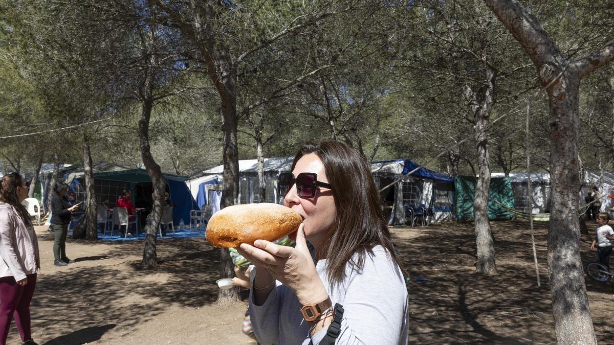 Vuelve el día de mona en Lo Albentosa. Aquí las imágenes del Lunes de Pascua en Torrevieja