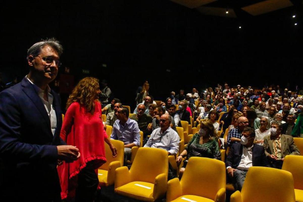 Público en el Auditorio Municipal de O Grove. |   //  IÑAKI ABELLA