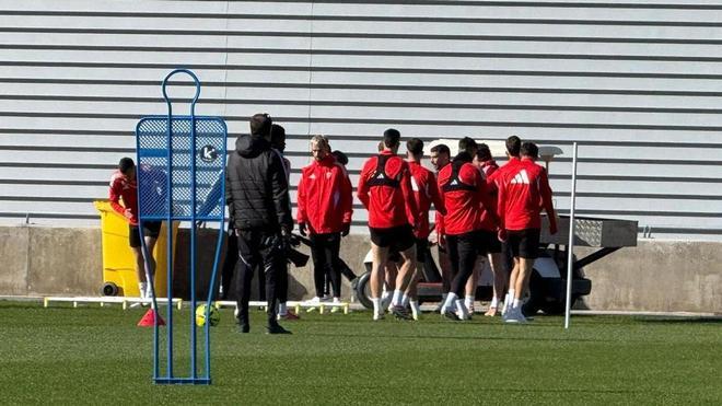 Alexis no entrena en toda la semana y será baja para el Elche-Sevilla