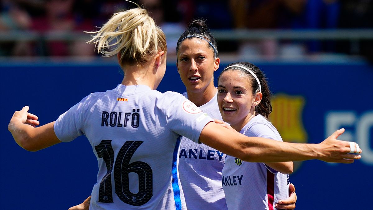 Jennifer Hermoso, Aitana y Rolfö celebrando un gol ante el Atlético de Madrid