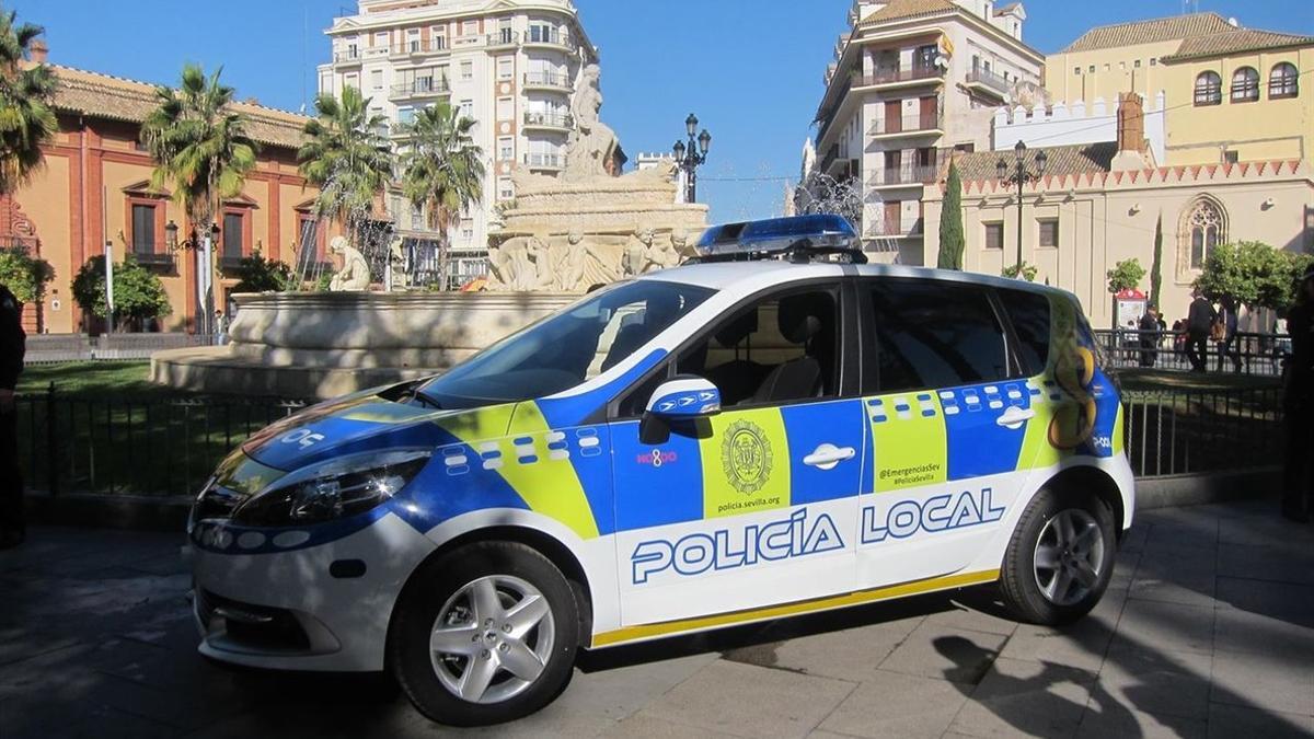 Un vehículo de la Policía Local de Sevilla.