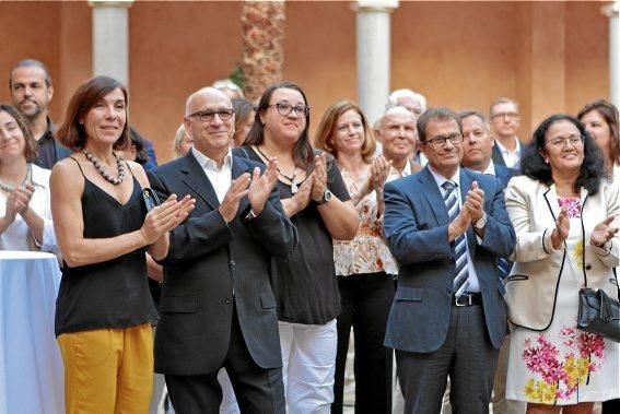 Das deutsche Konsulat auf Mallorca hatte anlässlich des Tags der deutschen Einheit am Montag (3.10.) Vertreter der Insel-Gesellschaft ins CCA Andratx geladen. Erstmals wurden Reden auch ins Katalanische übersetzt sowie die Mallorca-Hymne "La Balanguera" intoniert.