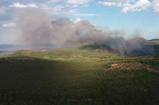 Un incendio amenaza la Calderona en Gátova