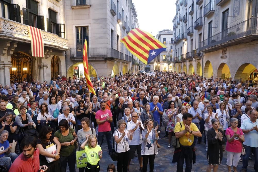 Concentració a favor de la consulta a Girona