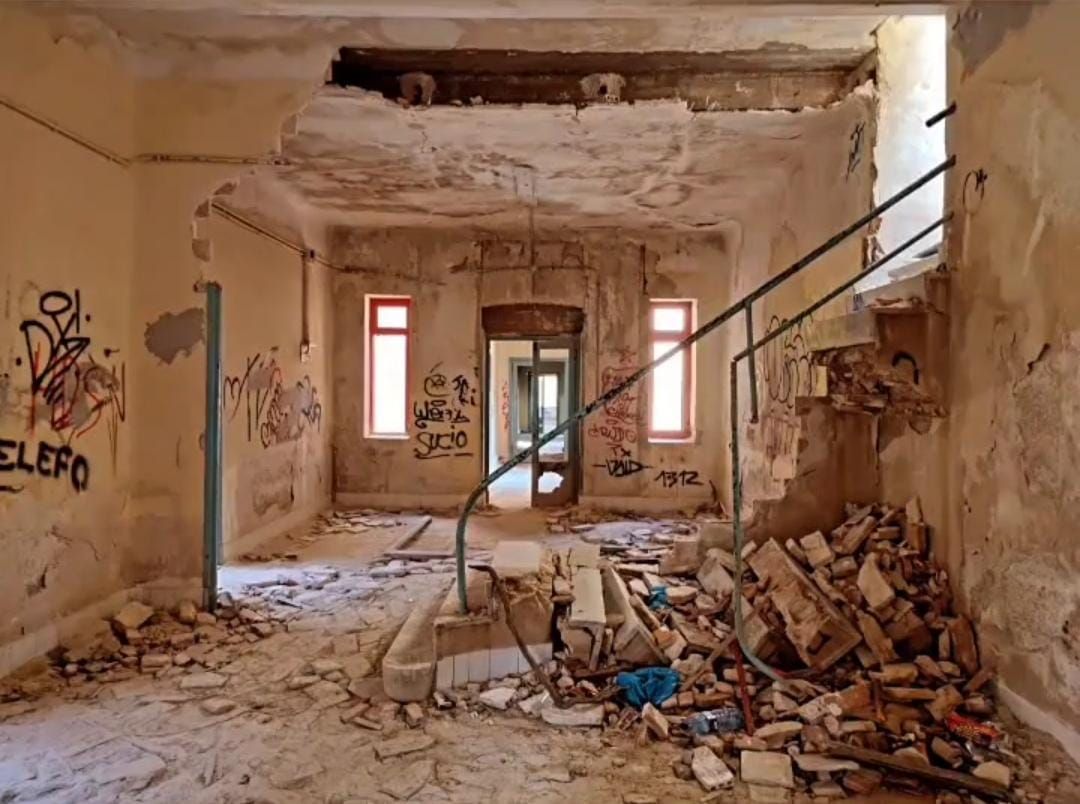 Interior del sanatorio abandonado de Sierra Espuña.