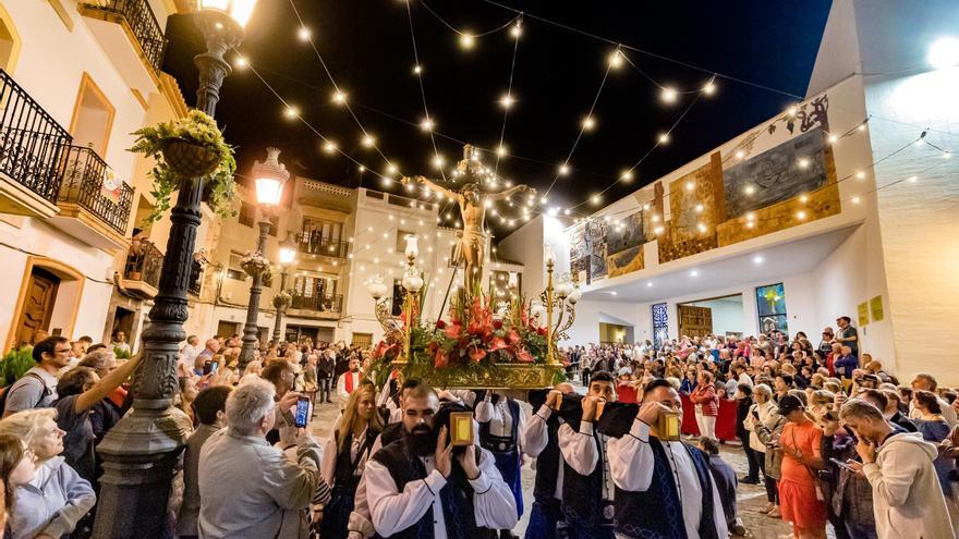 Processó en honor al Santíssim Crist de la Suor a Calp