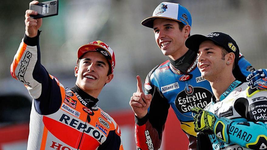 Los campeones Marc Márquez, Álex Márquez y Lorenzo Dalla Porta, en Cheste en 2019.