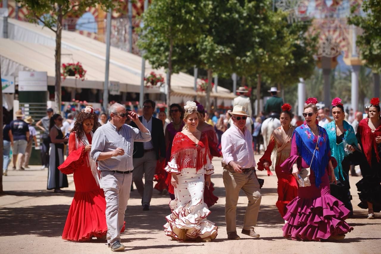 La Feria entra en calor con todas las mesas llenas