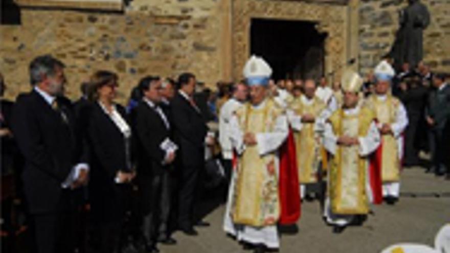 El cardenal primado de España califica la celebración de la coronación de Guadalupe como de acto de &quot;desagravio&quot; a la Virgen