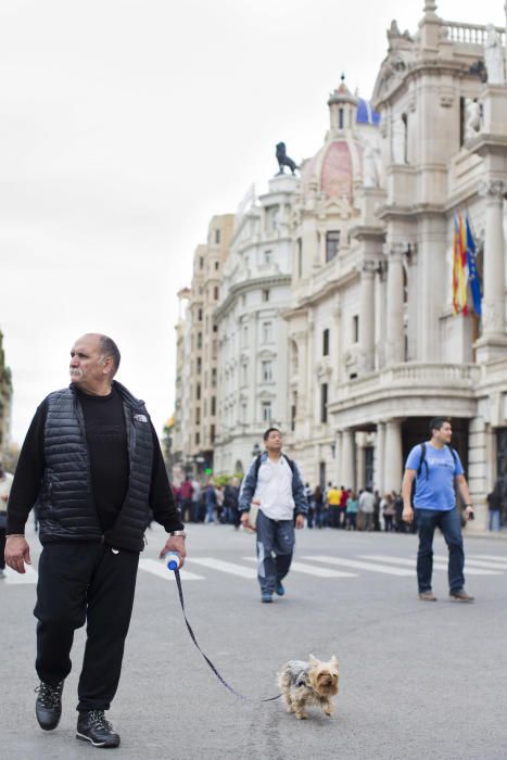 La plaza del Ayuntamiento, también llena en Semana Santa