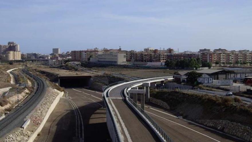 Imágenes de la zona donde arrancarán las obras para la entrada del AVE en Alicante.