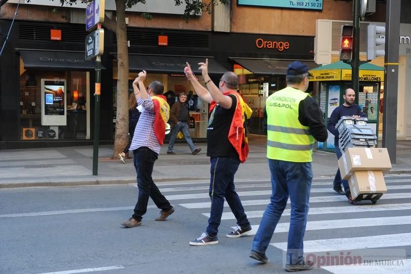 Miles de policías claman en Murcia para exigir "equiparación real" de sus salarios