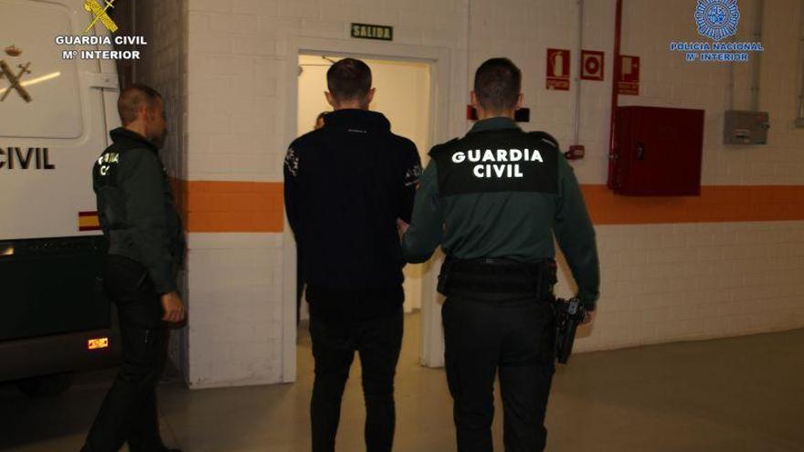 Cuatro detenidos en Huesca por estafar 36.790 euros mediante venta fraudulenta de artículos por Internet