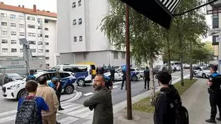 La asociación de Policía Local de A Coruña critica a su jefatura por reunirse con las familias que rodearon a agentes en el incidente de Orillamar