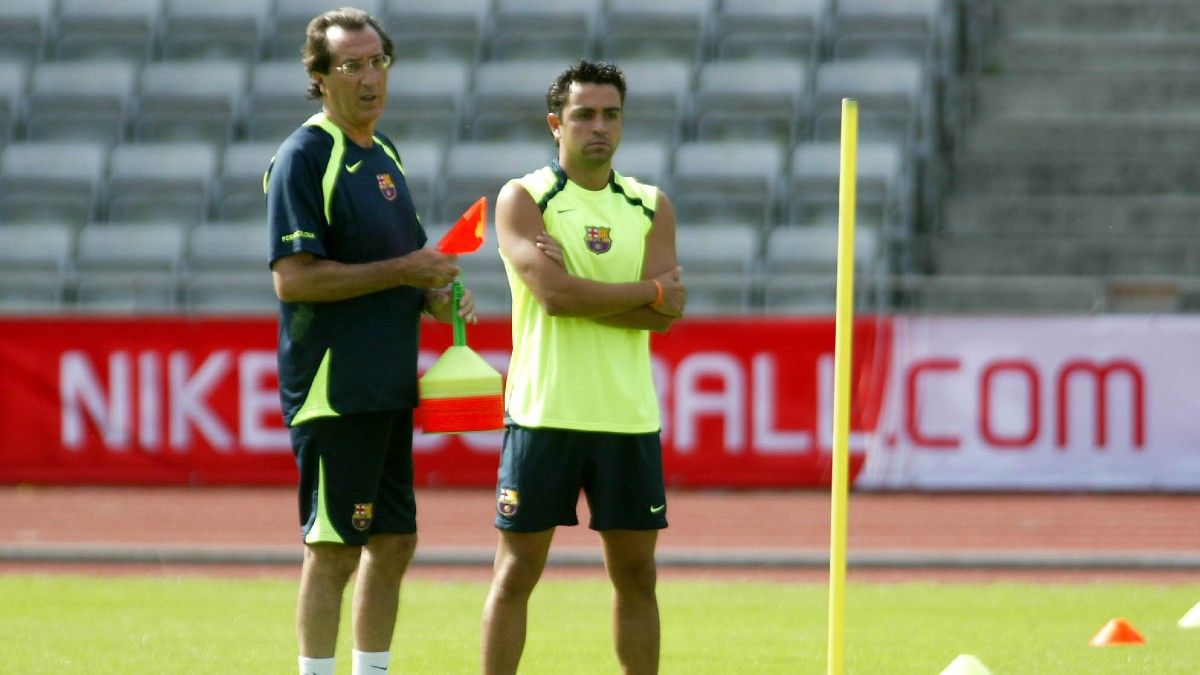 Paco Seirul·lo, junto a Xavi Hernández durante la temporada 2005/06