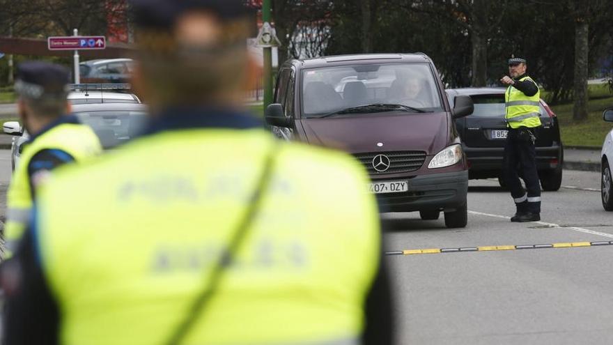 Imagen de archivo de un control policial en la calle de la Amistad.