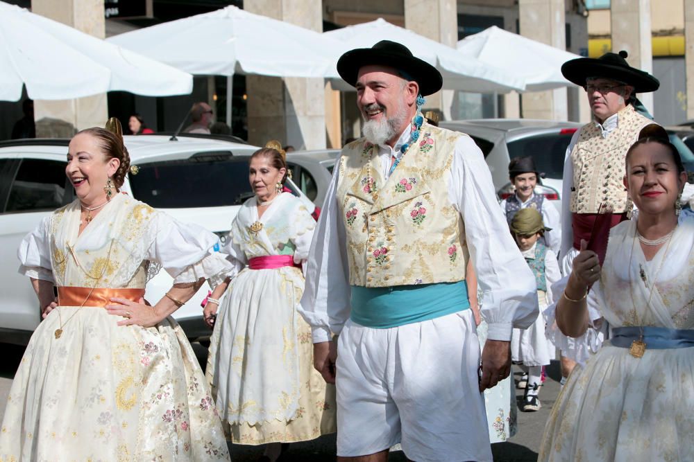 Homenaje a la Senyera de la agrupación de Fallas del Marítim