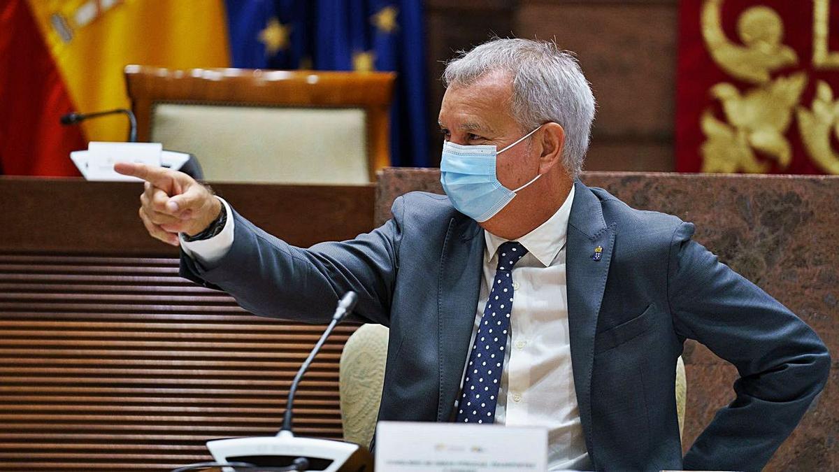 Sebastián Franquis, en su comparecencia de ayer en el Parlamento canario.