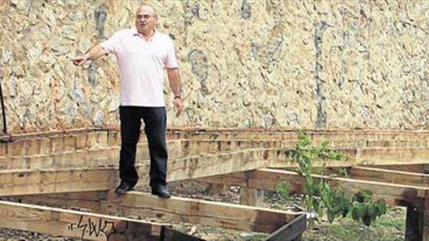 Benicàssim sustituye en Els Terrers la pasarela de madera