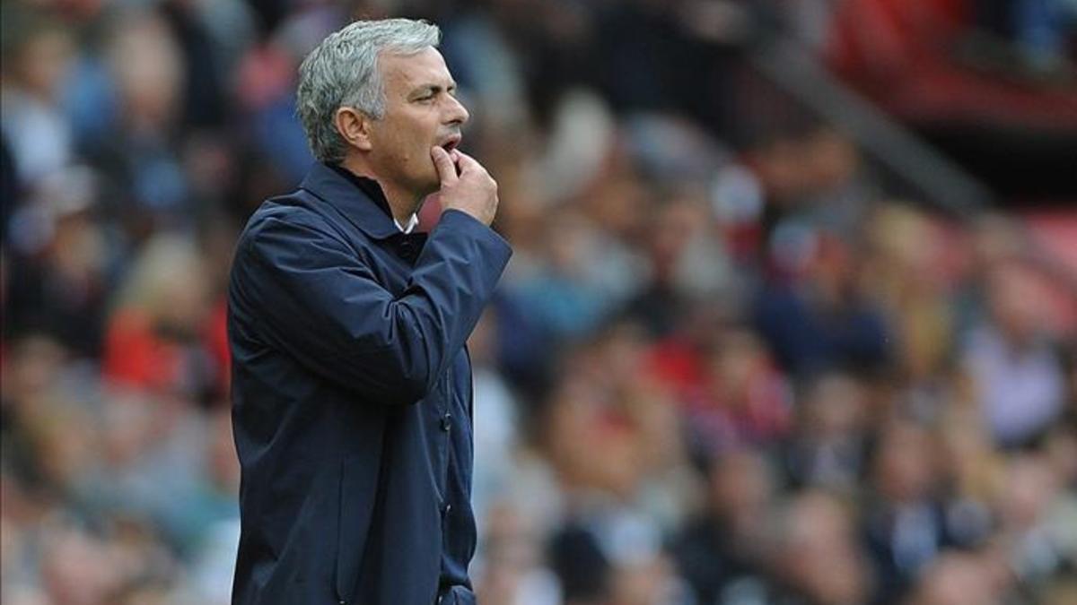 Mourinho encontró excusas para justificar la derrota del United en el derbi
