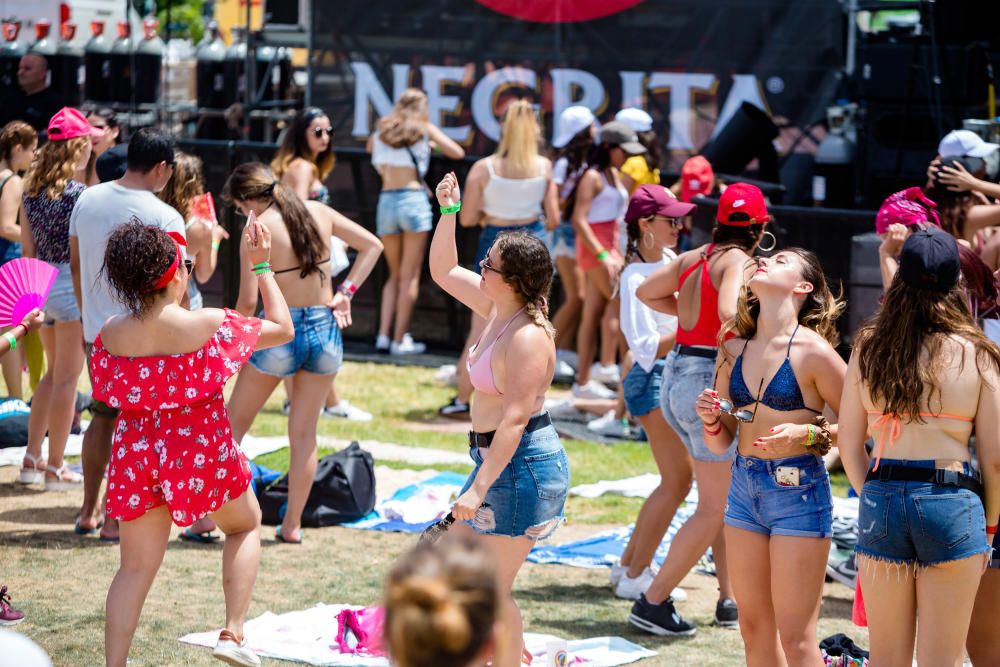 Miles de jóvenes asistieron al Reggeaton Beach Festival con Bad Bunny como cabeza de cartel