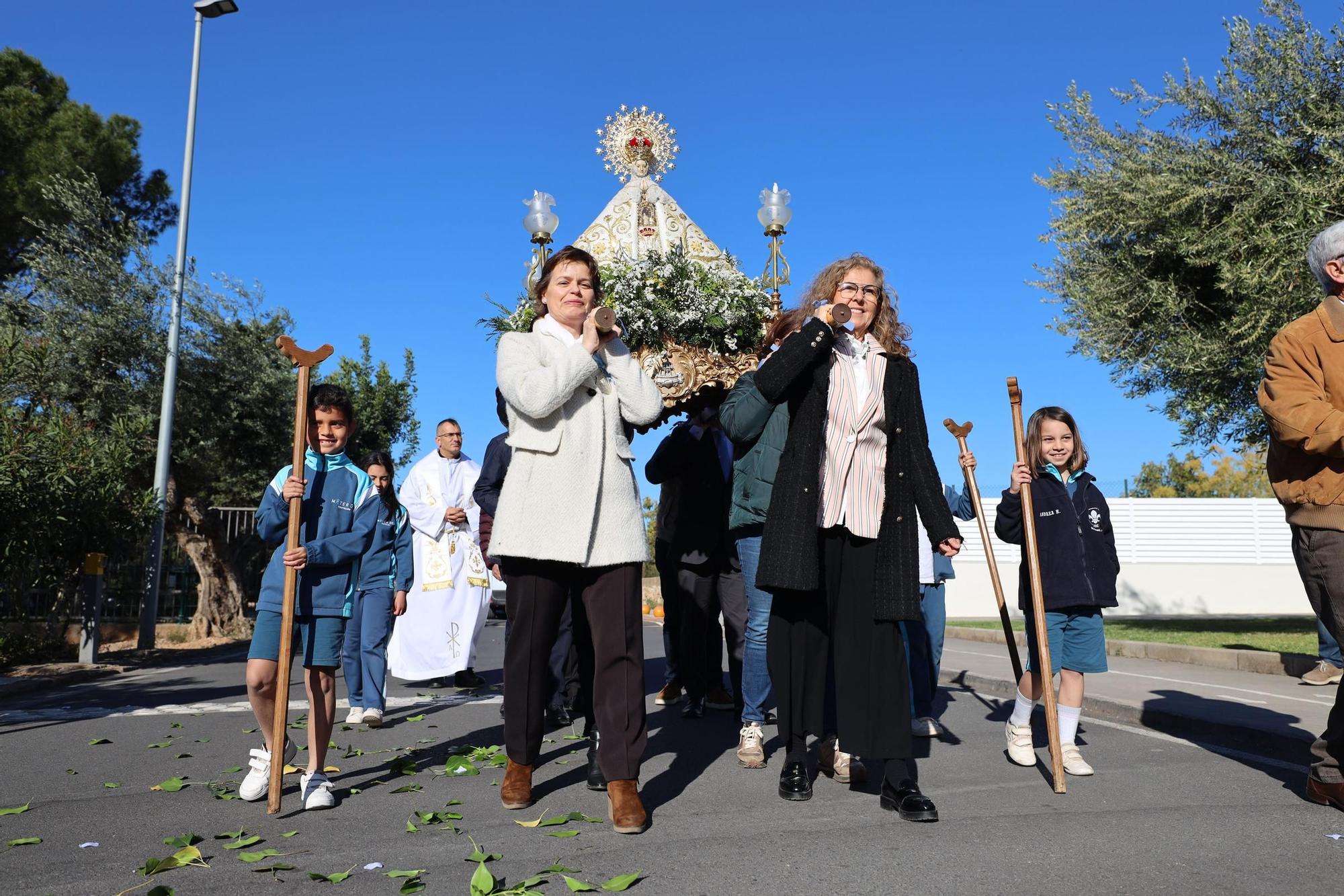 Galaería de imágenes: El Mater Dei i la parroquia de los Carmelos, con la Lledonera