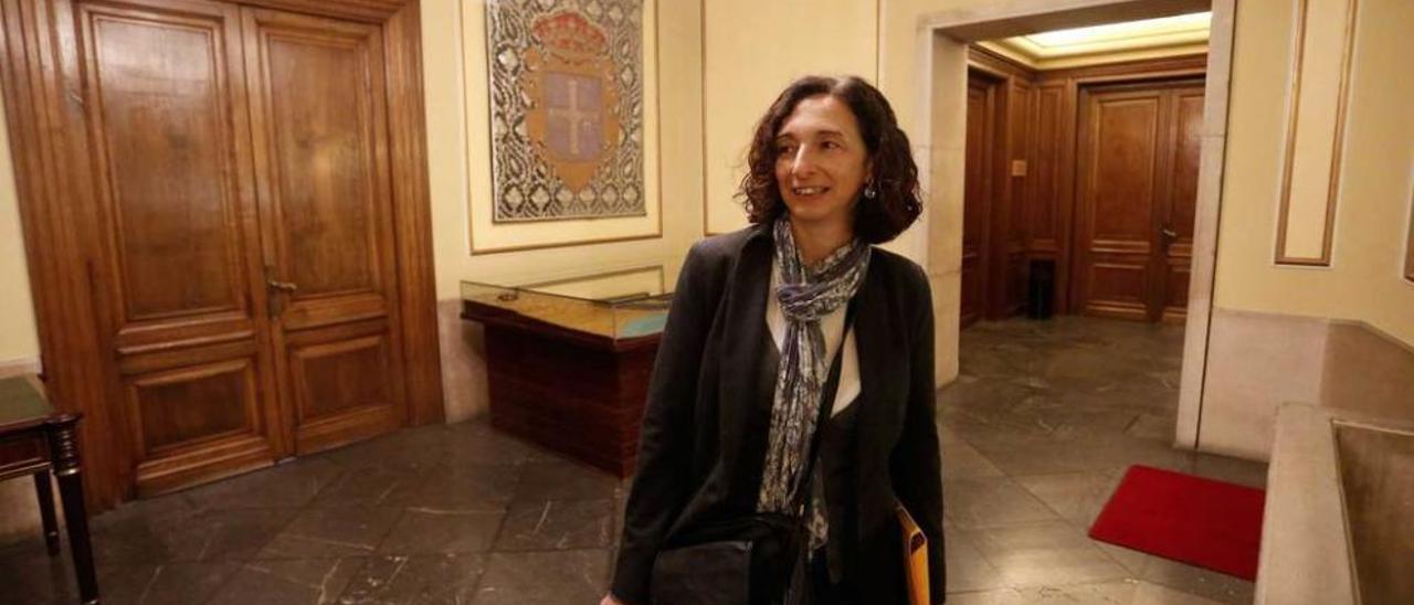 Raquel García, directora del Conservatorio, en el Ayuntamiento de Avilés.