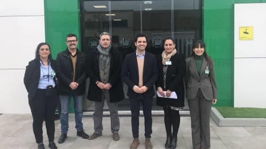 Martínez y Sagredo (centro), en su visita al centro de Mercadona.